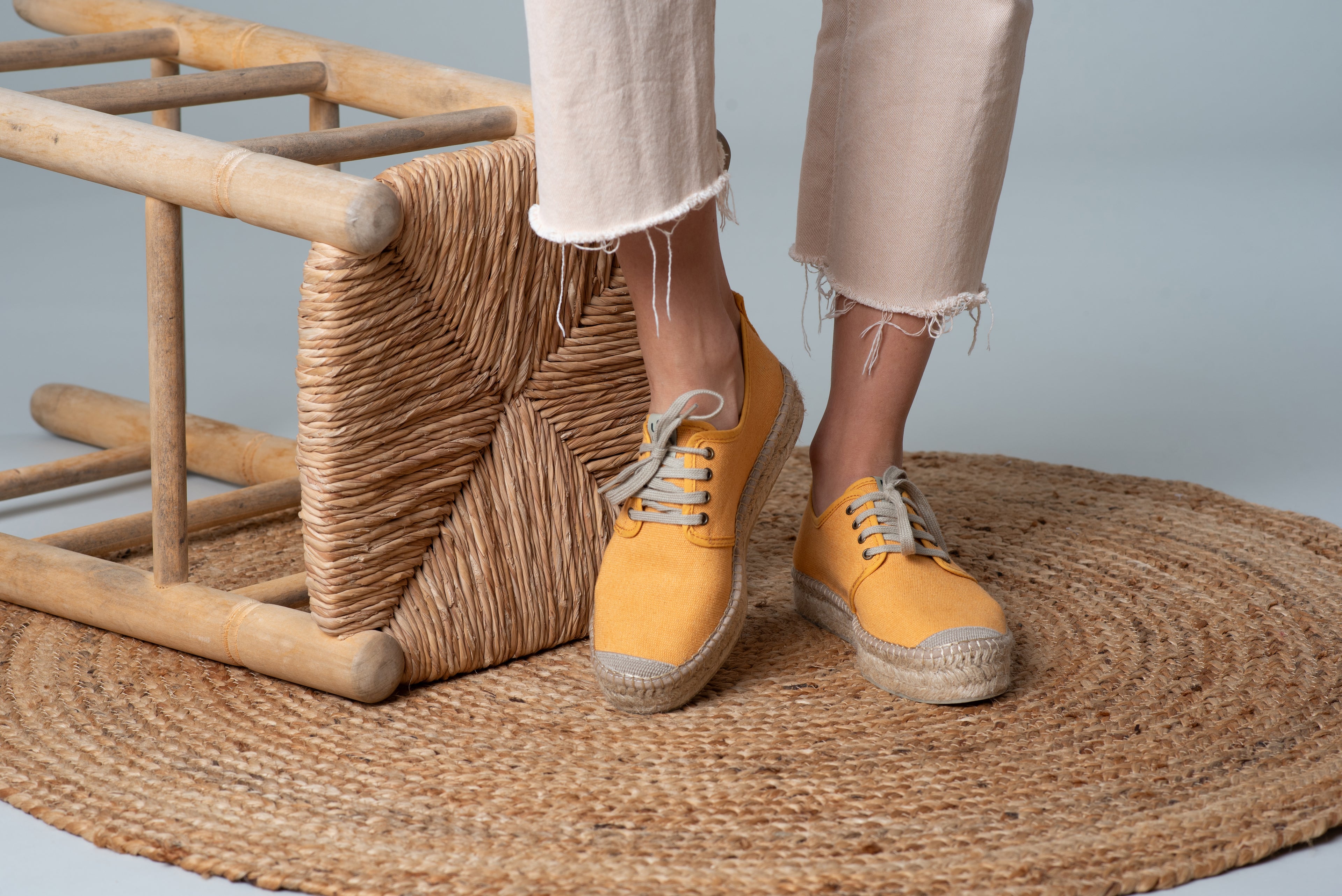 Women Sóller lace-up espadrilles - Peach colour